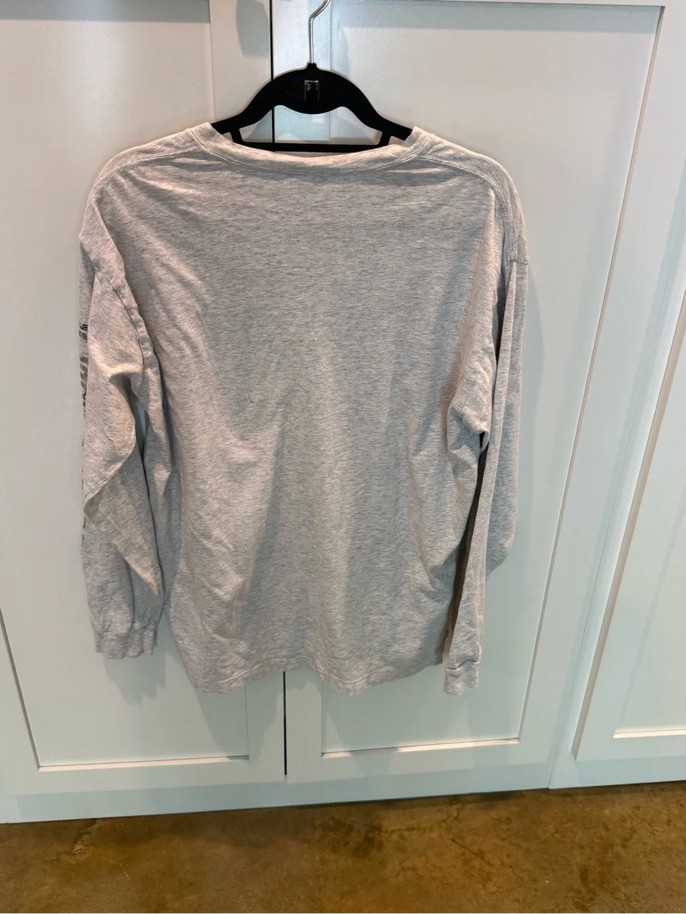 PINK Victoria's Secret Light Gray Long-Sleeve Tee with Sequin Floral Logo - Picture 4 of 5